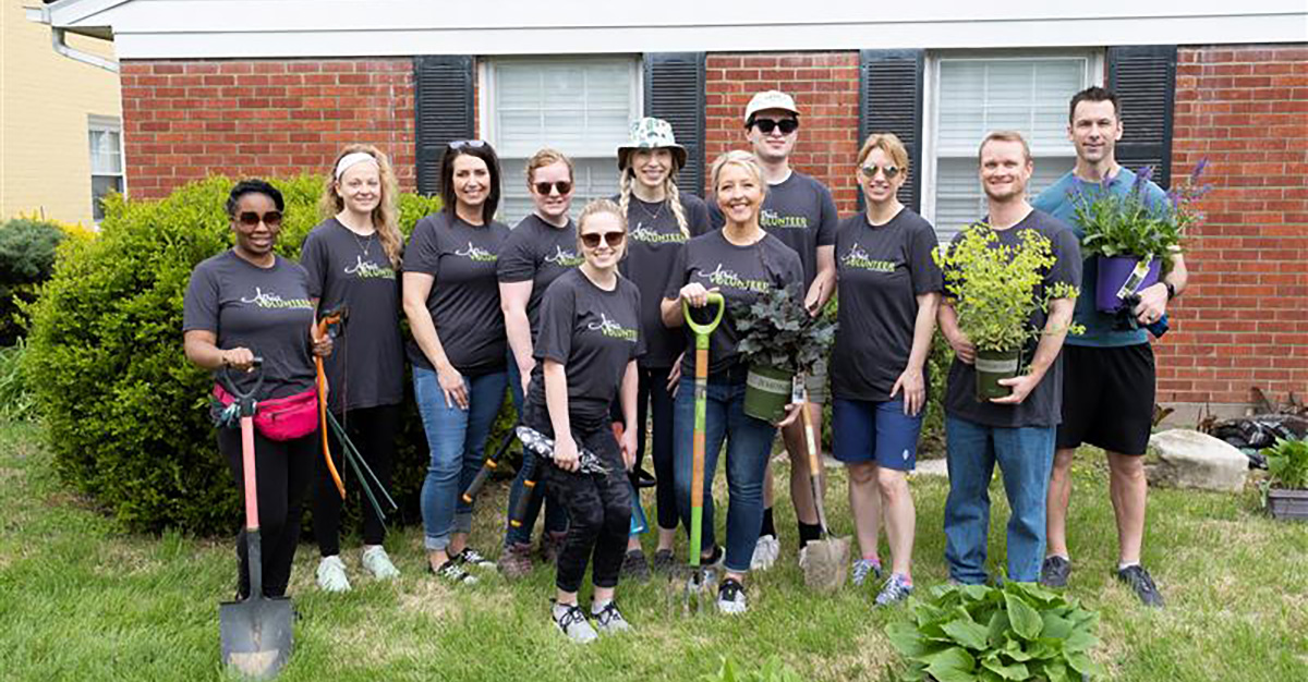 Atria Support Center employees volunteering on Earth Day