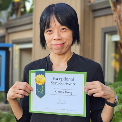 Kimmy Hong with her ESA award